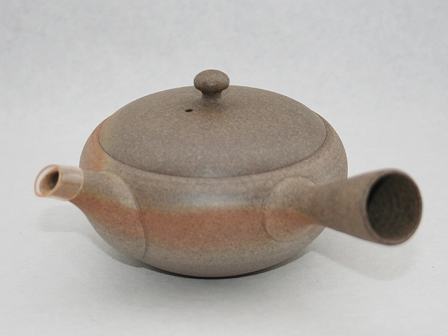 ���D ���� �}�{