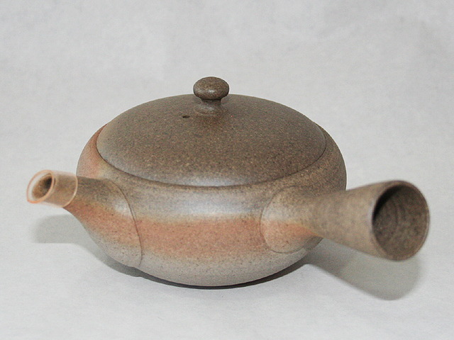 ���D ���� �}�{