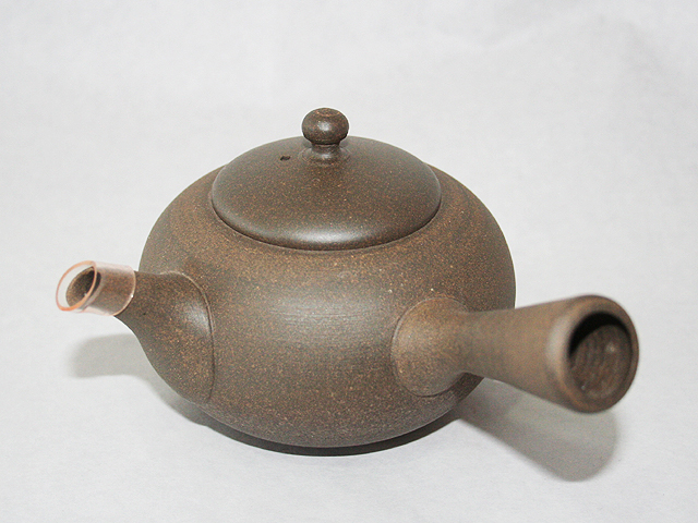 ���D ���� �}�{