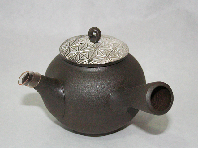 ���T�t ��l �}�{